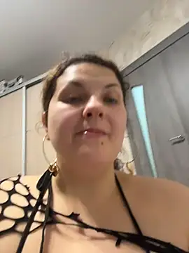 Snapshot of Taisia_W chatting on December 2025 06:41:01 AM Taisia W online show from December 2025 06:41:01 AM