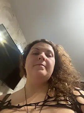 Snapshot of Taisia_W chatting on December 2025 06:43:02 AM Taisia W online show from December 2025 06:43:02 AM