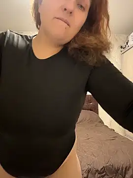 Snapshot of Taisia_W chatting on December 2025 07:54:02 PM Taisia W online show from December 2025 07:54:02 PM