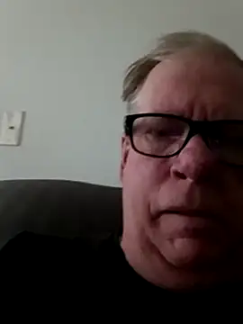 Muffdive online show from July 2026 03:18:02 PM