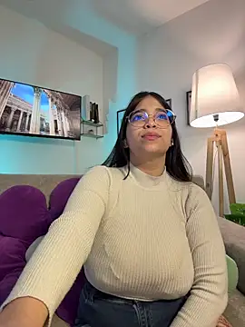 tati reyess online show from April 2026 12:18:02 PM