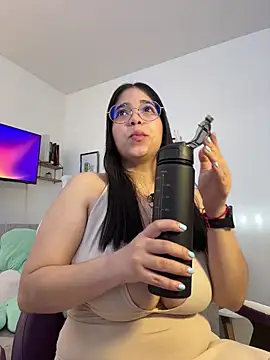 tati reyess online show from April 2026 12:25:02 PM