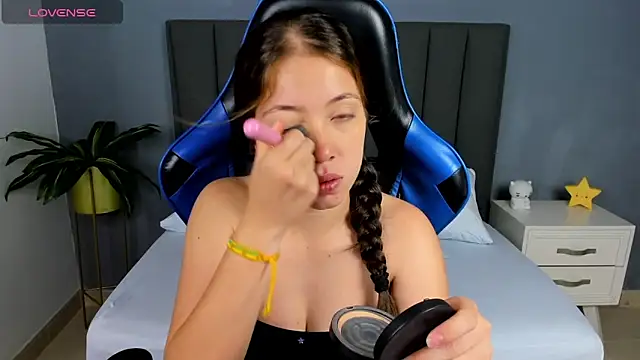 Snapshot of nataly_rodri chatting on January 2025 12:10:01 PM nataly rodri online show from January 2025 12:10:01 PM