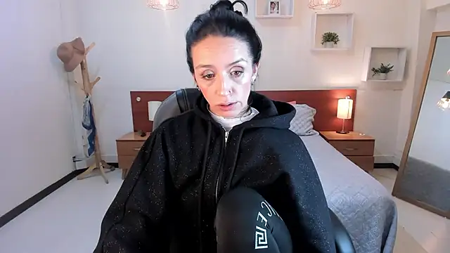 Snapshot of Kristen_Garner chatting on January 2025 03:53:02 AM Kristen Garner online show from January 2025 03:53:02 AM