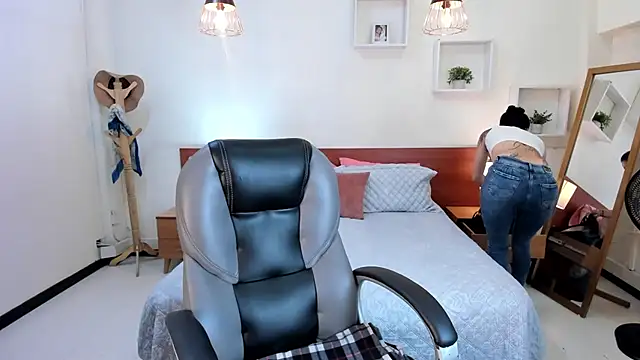 Snapshot of Kristen_Garner chatting on January 2025 08:15:02 PM Kristen Garner online show from January 2025 08:15:02 PM