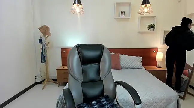 Snapshot of Kristen_Garner chatting on January 2025 08:07:01 PM Kristen Garner online show from January 2025 08:07:01 PM