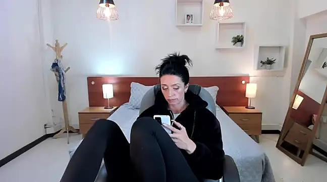 Snapshot of Kristen_Garner chatting on January 2025 12:06:01 AM Kristen Garner online show from January 2025 12:06:01 AM