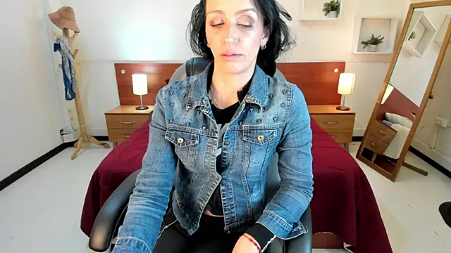 Snapshot of Kristen_Garner chatting on February 2025 08:06:02 PM Kristen Garner online show from February 2025 08:06:02 PM