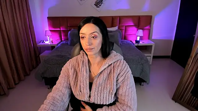 Snapshot of Kristen_Garner chatting on October 2025 08:09:02 PM Kristen Garner online show from October 2025 08:09:02 PM