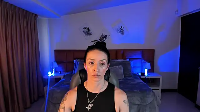 Snapshot of Kristen_Garner chatting on November 2025 08:18:01 PM Kristen Garner online show from November 2025 08:18:01 PM