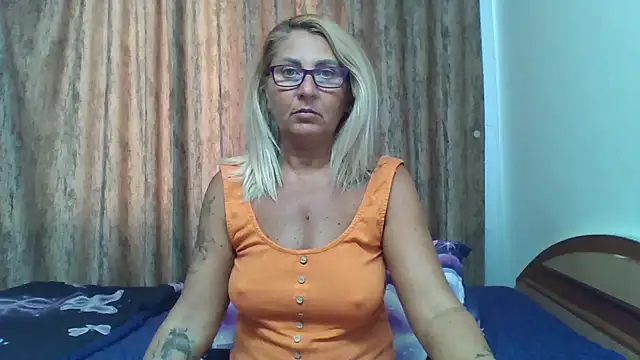 Snapshot of PussyEvely chatting on September 2025 10:59:02 AM PussyEvely online show from September 2025 10:59:02 AM