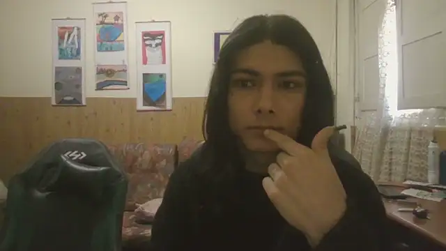 calliemaggotbone online show from November 2025 01:28:02 PM