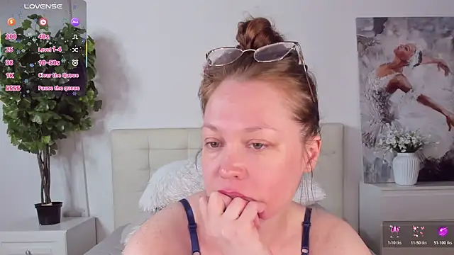 CutieGinger online show from May 2026 10:37:02 PM