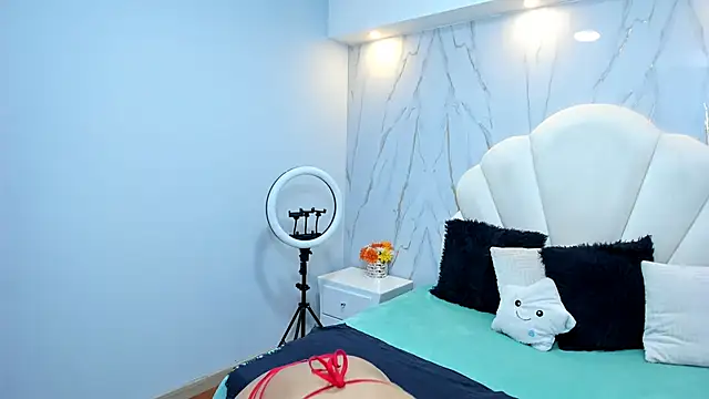 Snapshot of Rosalinda_Cortez chatting on March 2025 12:33:02 PM Rosalinda Cortez online show from March 2025 12:33:02 PM