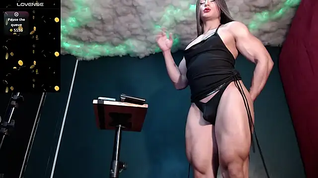 Layla miss online show from November 2025 09:30:01 AM