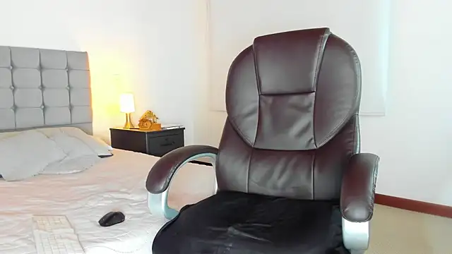 Snapshot of adriana71 chatting on January 2025 12:20:01 AM adriana71 online show from January 2025 12:20:01 AM