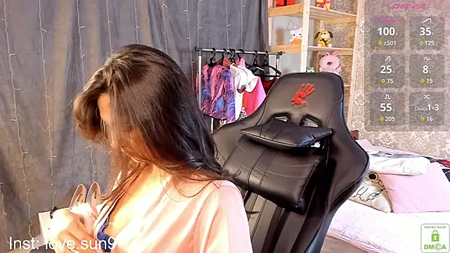 Michel Momsen online show from March 2025 12:06:02 PM