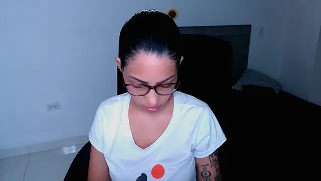 diana  34 online show from May 2026 11:33:02 PM