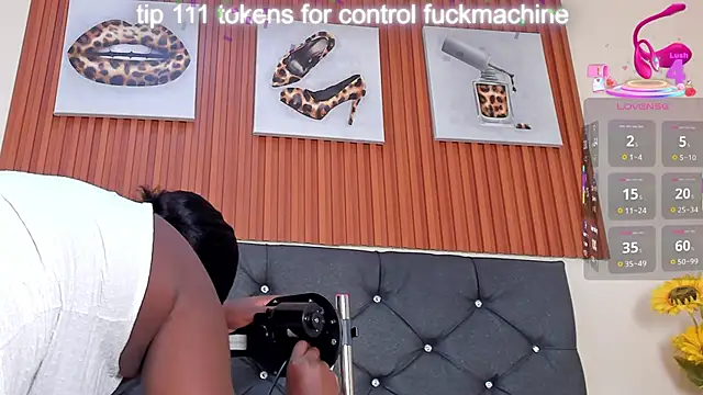 Snapshot of Cristale69 chatting on November 2025 02:11:02 AM Cristale69 online show from November 2025 02:11:02 AM