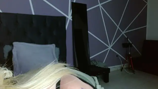 Snapshot of miley_jensen chatting on September 2025 09:11:01 AM miley jensen online show from September 2025 09:11:01 AM