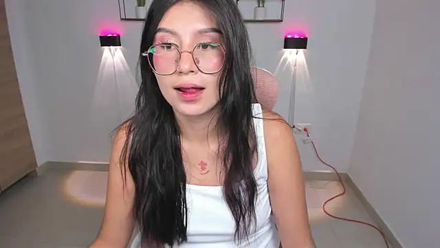 emily villamil online show from February 2026 09:51:02 PM