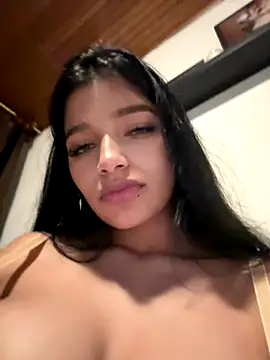 Snapshot of AgathaGeorgiou chatting on October 2025 12:08:02 AM AgathaGeorgiou online show from October 2025 12:08:02 AM