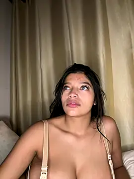 Snapshot of AgathaGeorgiou chatting on October 2025 10:30:01 PM AgathaGeorgiou online show from October 2025 10:30:01 PM