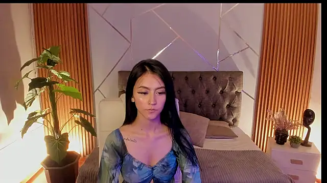 Coralinnee  online show from September 2025 03:39:02 AM