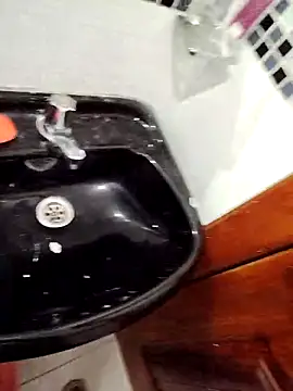 Alexisllanos online show from December 2025 05:03:02 AM