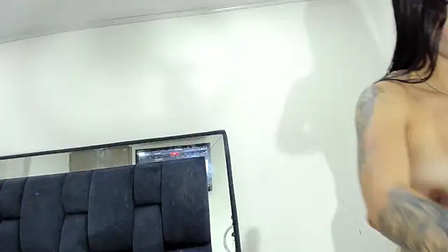 Snapshot of AntonelaNeri chatting on October 2025 01:08:01 PM AntonelaNeri online show from October 2025 01:08:01 PM