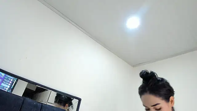 Snapshot of AntonelaNeri chatting on October 2025 03:47:02 PM AntonelaNeri online show from October 2025 03:47:02 PM