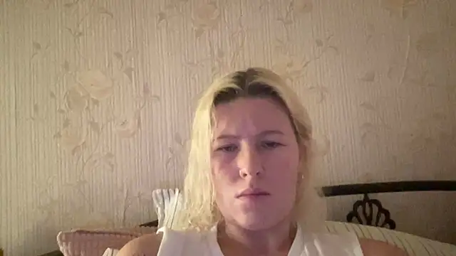 moonamii online show from December 2024 06:28:02 PM