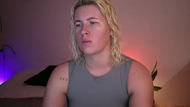 moonamii online show from January 2025 03:22:01 PM