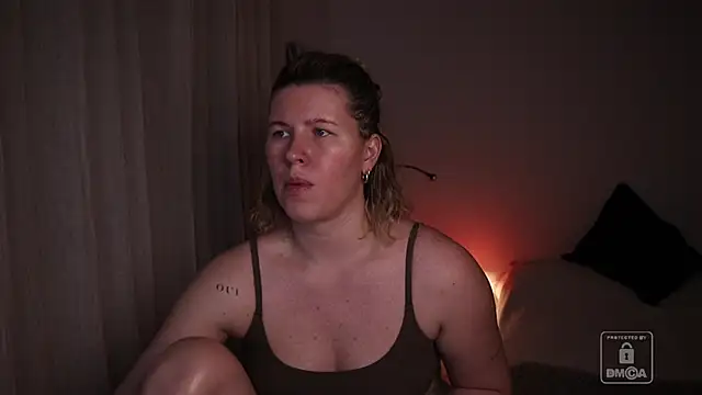 moonamii online show from February 2026 07:08:01 PM