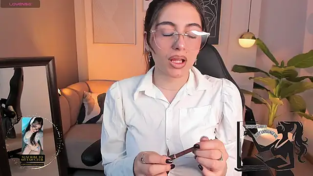 Snapshot of Ellie_Jhonson__ chatting on October 2025 12:04:01 AM Ellie Jhonson online show from October 2025 12:04:01 AM