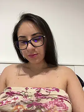 Snapshot of JenniferEdith chatting on February 2025 03:05:02 PM JenniferEdith online show from February 2025 03:05:02 PM