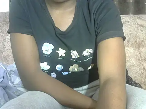 Snapshot of AurelAda chatting on September 2025 01:24:02 PM AurelAda online show from September 2025 01:24:02 PM