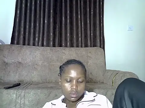 Snapshot of AurelAda chatting on December 2025 11:33:02 PM AurelAda online show from December 2025 11:33:02 PM