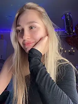 Snapshot of Good__Girl_ chatting on December 2025 06:23:01 PM Good Girl online show from December 2025 06:23:01 PM