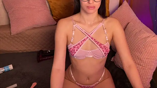 amanda strong online show from May 2026 01:11:01 AM