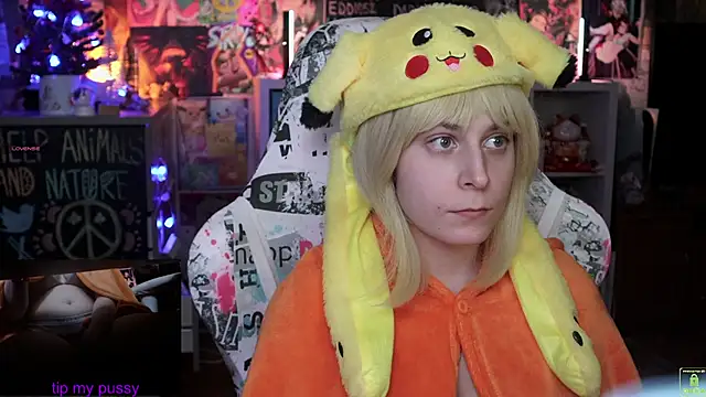 Snapshot of ShiroiFubuki chatting on February 2025 05:26:02 PM ShiroiFubuki online show from February 2025 05:26:02 PM