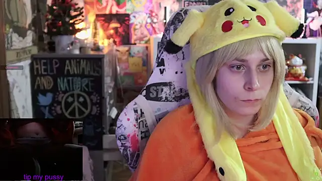 Snapshot of ShiroiFubuki chatting on February 2025 08:37:01 PM ShiroiFubuki online show from February 2025 08:37:01 PM