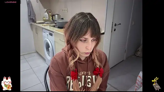 Snapshot of ShiroiFubuki chatting on October 2025 06:29:01 PM ShiroiFubuki online show from October 2025 06:29:01 PM