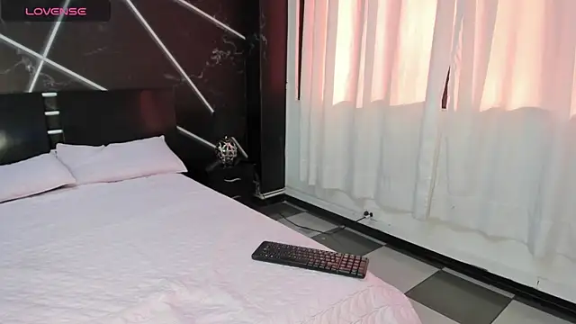 Snapshot of _valeriiee_ chatting on January 2025 12:20:01 PM valeriiee online show from January 2025 12:20:01 PM