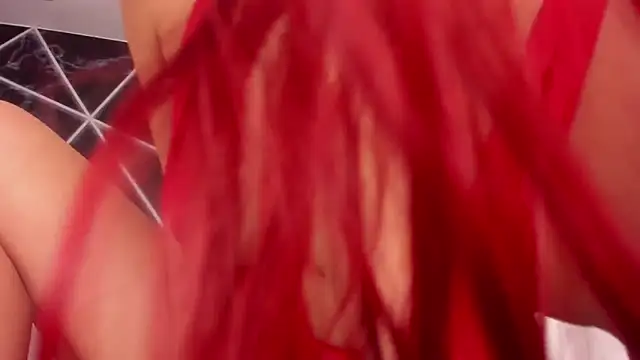 Snapshot of _valeriiee_ chatting on February 2025 10:24:01 PM valeriiee online show from February 2025 10:24:01 PM