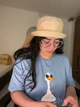 Lia flowers online show from February 2026 11:14:01 PM