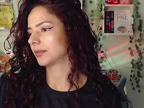 Snapshot of BeellyDance chatting on September 2025 06:57:01 PM BeellyDance online show from September 2025 06:57:01 PM