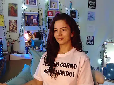 Snapshot of BeellyDance chatting on October 2025 11:29:02 AM BeellyDance online show from October 2025 11:29:02 AM