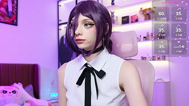 HolliWould  online show from April 2026 10:38:01 AM