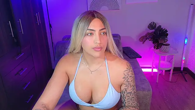 Snapshot of a_belladanger chatting on March 2026 01:12:01 AM a belladanger online show from March 2026 01:12:01 AM